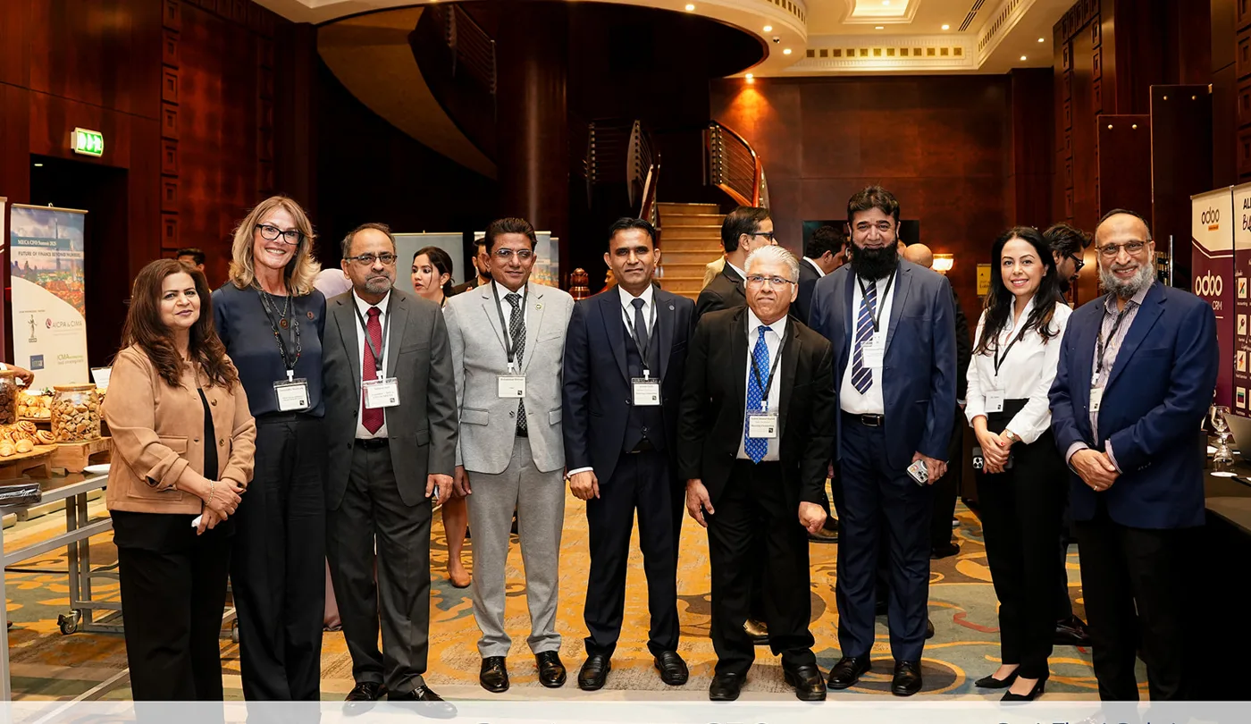 MECA CFO Summit delegates group photo
