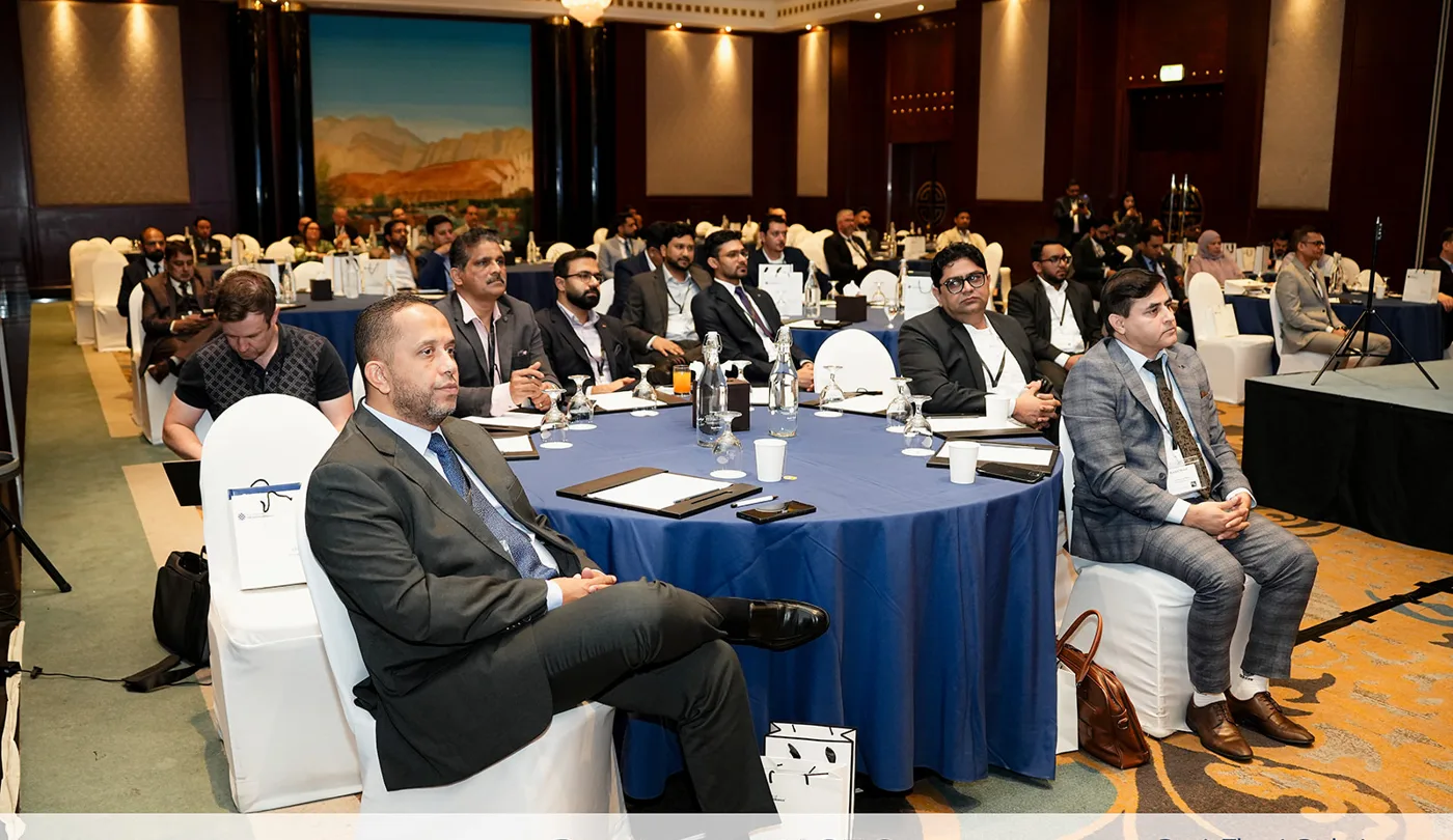 Full room of CFOs during a MECA CFO Summit session